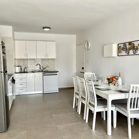 Ease Appartement Ayía Nápa